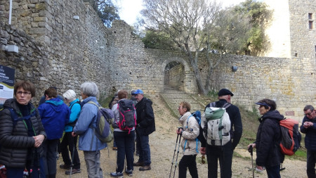 Regroupement à l'entrée
